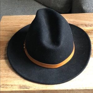 Club Monaco Vienna Hat